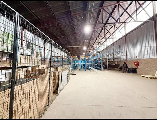 780M² WAREHOUSE TO LET IN WADEVILLE